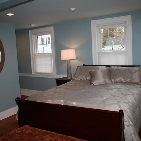 Shea'S Riverside Inn & Motel Essex 외부 사진