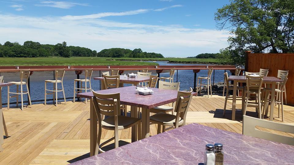 Shea'S Riverside Inn & Motel Essex 외부 사진