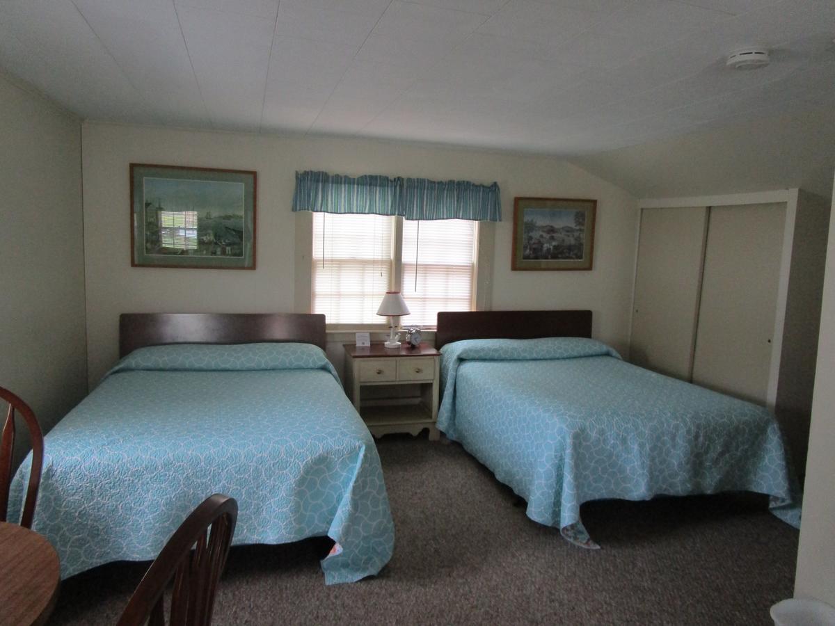 Shea'S Riverside Inn & Motel Essex 외부 사진