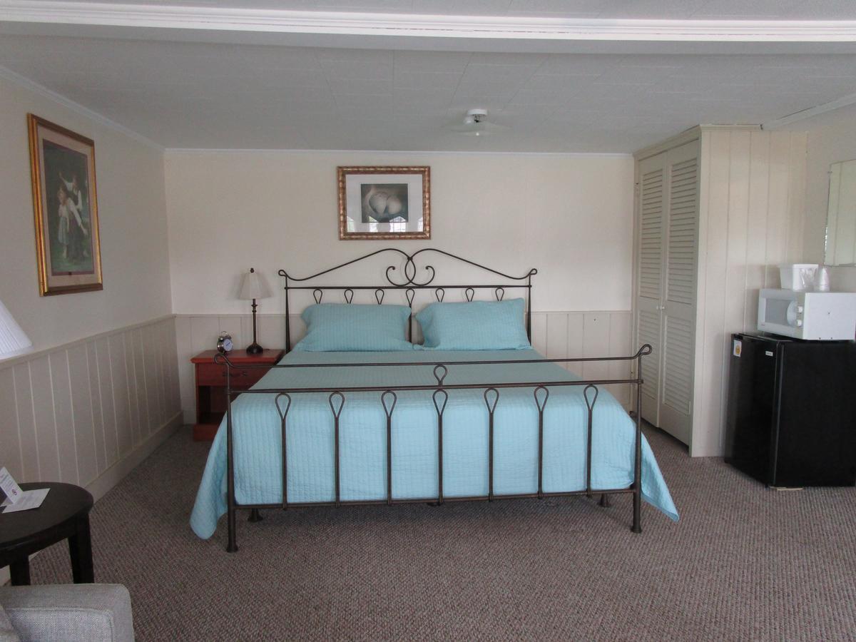 Shea'S Riverside Inn & Motel Essex 외부 사진