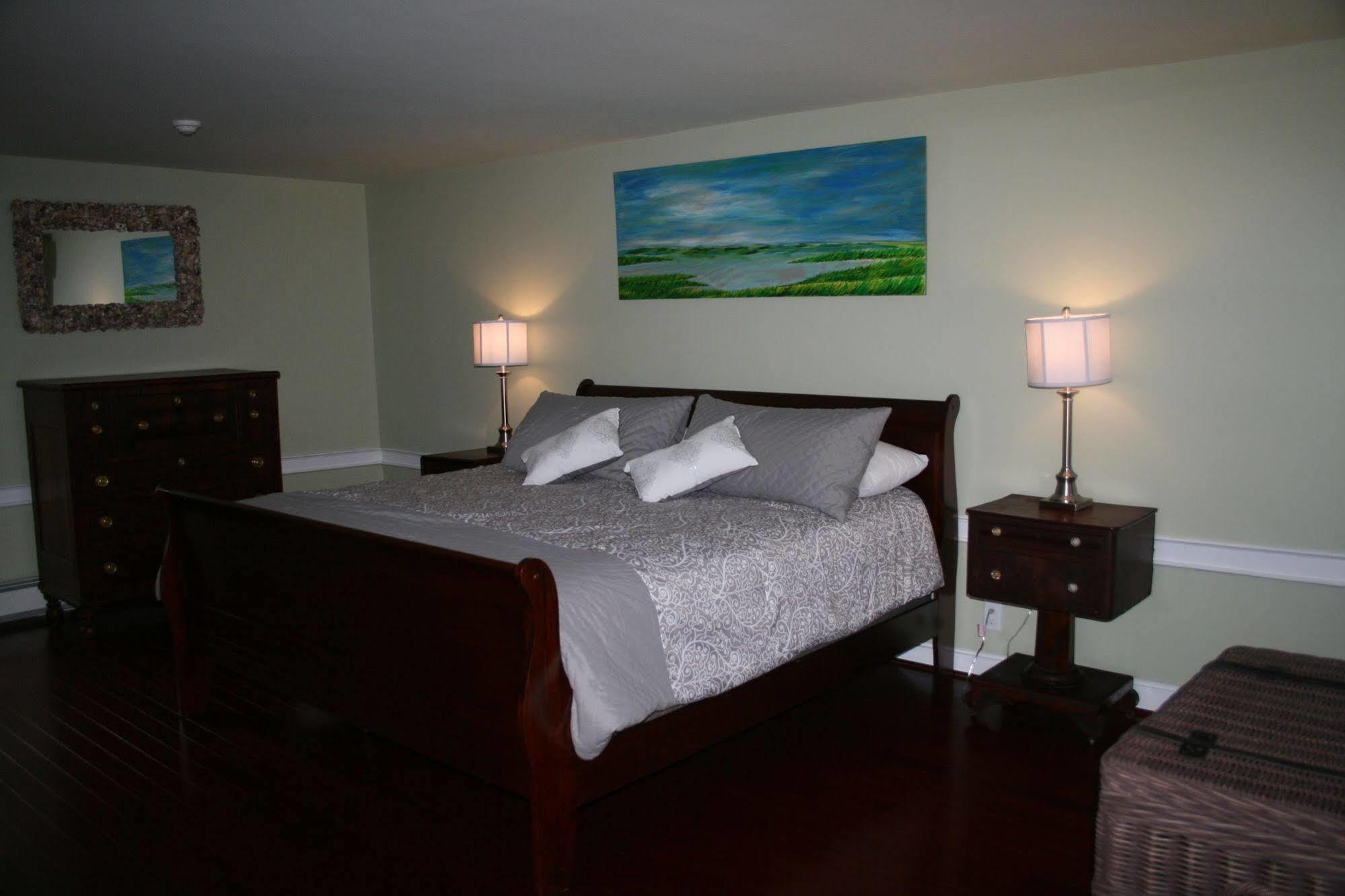 Shea'S Riverside Inn & Motel Essex 외부 사진