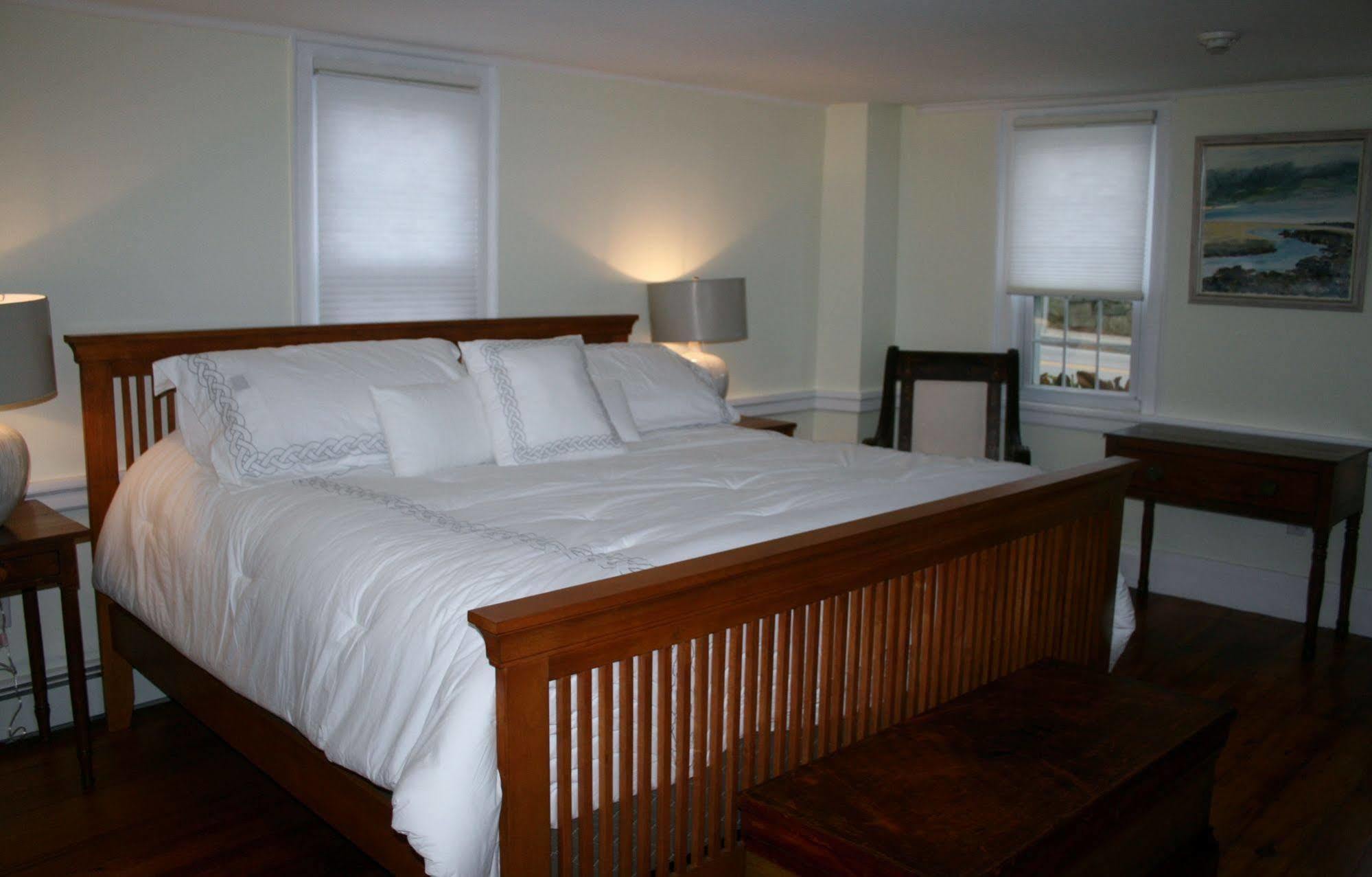 Shea'S Riverside Inn & Motel Essex 외부 사진