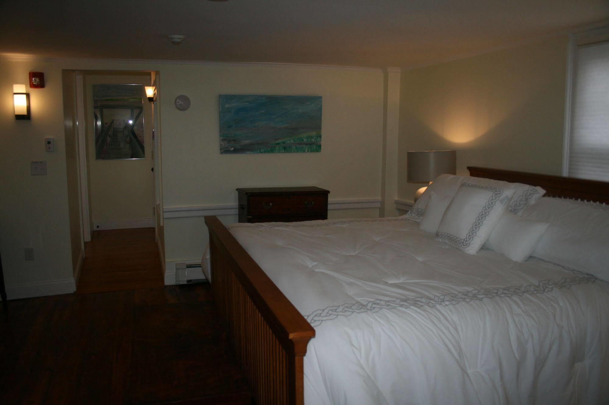 Shea'S Riverside Inn & Motel Essex 외부 사진