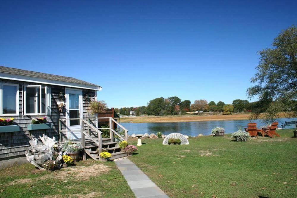 Shea'S Riverside Inn & Motel Essex 외부 사진